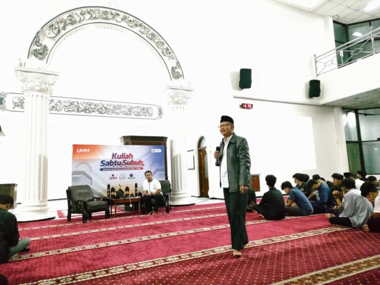Kuliah Sabtu Subuh: Mahasiswa UMM Diajak Aktif Bermuhammadiyah Sedari Muda
